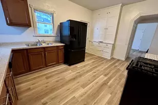 402 W 14th Ave, Oshkosh, WI 54902 - Photo 12