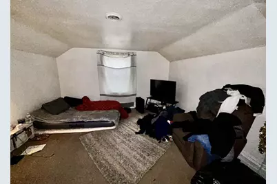 402 W 14th Avenue, Oshkosh, WI 54902 - Photo 16