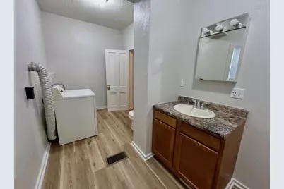 402 W 14th Avenue, Oshkosh, WI 54902 - Photo 14