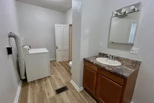 402 W 14th Ave, Oshkosh, WI 54902 - Photo 14