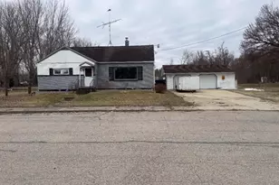 515 E Groninger St, Suring, WI 54174 - Photo 1