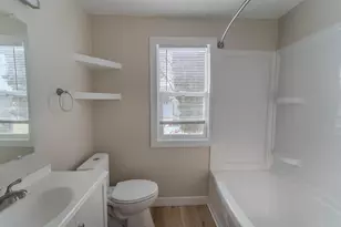 1327 Monroe St, Oshkosh, WI 54901 - Photo 10