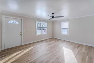 1327 Monroe St, Oshkosh, WI 54901 - Photo 2