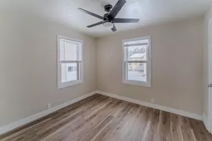 1327 Monroe St, Oshkosh, WI 54901 - Photo 16