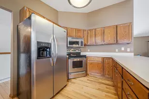 1253 Meadowview Dr, Menasha, WI 54952 - Photo 4