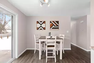 505 Bluebird Ln, Green Bay, WI 54303 - Photo 10