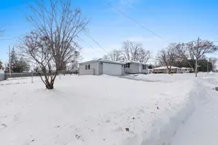 505 Bluebird Ln, Green Bay, WI 54303 - Photo 44