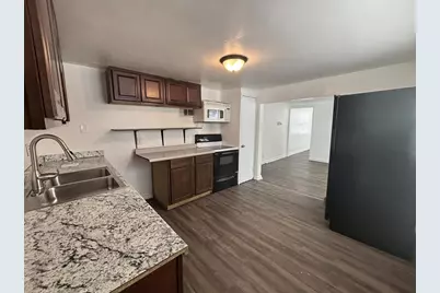 1028 Stuart Street, Green Bay, WI 54301 - Photo 8