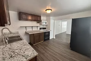 1028 Stuart St, Green Bay, WI 54301 - Photo 8