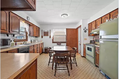 1717 Daggett Street, Marinette, WI 54143 - Photo 10