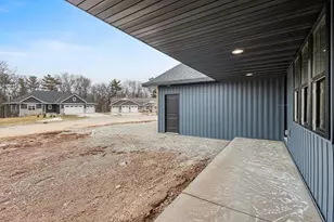 3382 Largo Ridge Ct, Green Bay, WI 54311 - Photo 4