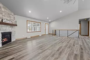 3382 Largo Ridge Ct, Green Bay, WI 54311 - Photo 8