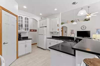 2875 Bristol Mountain Trail, Green Bay, WI 54313 - Photo 6