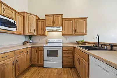 N194 Eastowne Lane, Appleton, WI 54915 - Photo 8