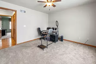 N96W14141 Knollcrest Cir, Germantown, WI 53022 - Photo 14