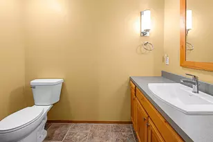 N96W14141 Knollcrest Cir, Germantown, WI 53022 - Photo 20