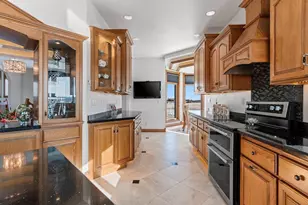 2315 Silveridge Dr, Manitowoc, WI 54220 - Photo 24