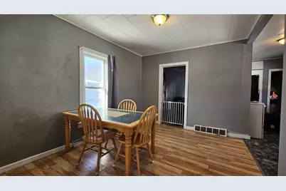 213 W Wescott Avenue, Shawano, WI 54166 - Photo 6