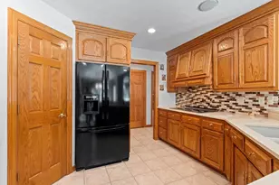 2817 Brook Hills Dr, Green Bay, WI 54313 - Photo 24