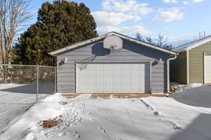 1674 Thornton Dr, Oshkosh, WI 54904 - Photo 36