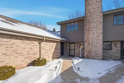 76 Spencer Village Court, Appleton, WI 54914 - Photo 2