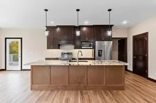 2534 N Stellita Cir, De Pere, WI 54115 - Photo 14