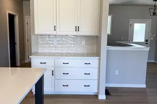 1433 Divinity Dr, De Pere, WI 54115 - Photo 10