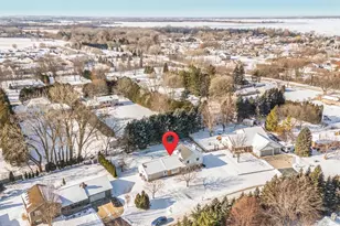 1951 Amy Jo Dr, Oshkosh, WI 54904 - Photo 2