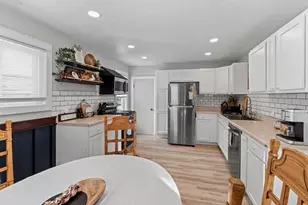 34 N 3rd St, Winneconne, WI 54986 - Photo 10