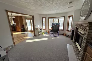 3608 S Berryfield Ln, Appleton, WI 54915 - Photo 4