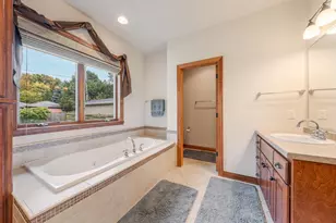 1606 S Carver Ln, Appleton, WI 54914 - Photo 24