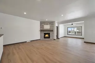 2362 Whispering Wind Ln, Green Bay, WI 54303 - Photo 10