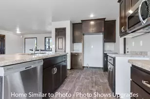 921 Constellation Way, Marinette, WI 54143 - Photo 10