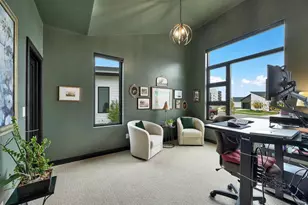 359 Aldon Cir, Green Bay, WI 54304 - Photo 8
