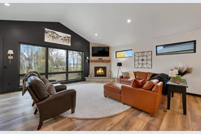 359 Aldon Circle, Green Bay, WI 54304 - Photo 6