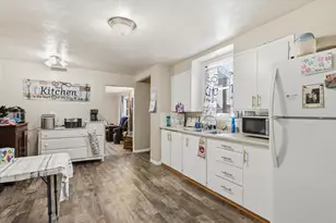 405 E Pine St, New London, WI 54961 - Photo 14