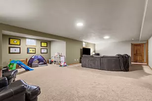 1928 Timberline Dr, Oshkosh, WI 54904 - Photo 34