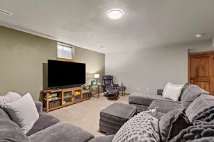 1928 Timberline Dr, Oshkosh, WI 54904 - Photo 32