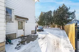 1217 Jackson St, Oshkosh, WI 54901 - Photo 24