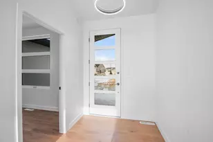 308 Kerrigan Dr, Wrightstown, WI 54180 - Photo 4