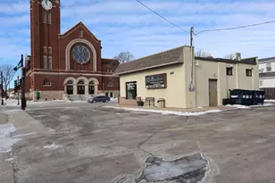 1226 Oregon St, Oshkosh, WI 54902 - Photo 6