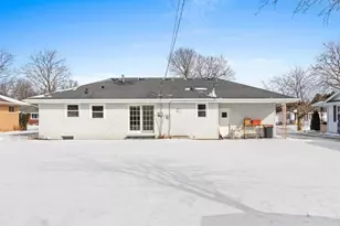 1619 Orchard Dr, Manitowoc, WI 54220 - Photo 38