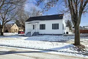 331 N John St, Kimberly, WI 54136 - Photo 2