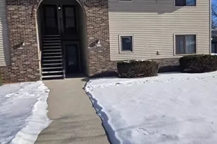 1755 Maricopa Dr, Oshkosh, WI 54904 - Photo 1