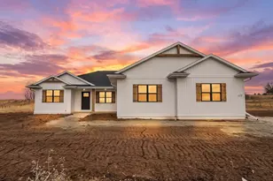 W173 Meadow Ridge Trail, Kaukauna, WI 54130 - Photo 2