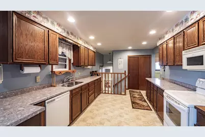 409 E Sumner Street, Weyauwega, WI 54983 - Photo 10