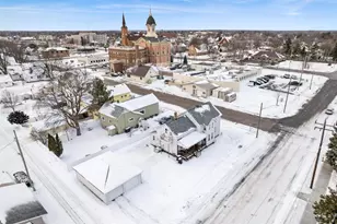 813 8th St, Menominee, MI 49858 - Photo 4