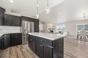 5701 N Acadia Dr, Appleton, WI 54913 - Photo 8