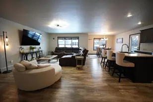 389 Willie Mays Cir, De Pere, WI 54115 - Photo 4