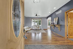 8464 County Rd S, Pulaski, WI 54162 - Photo 6